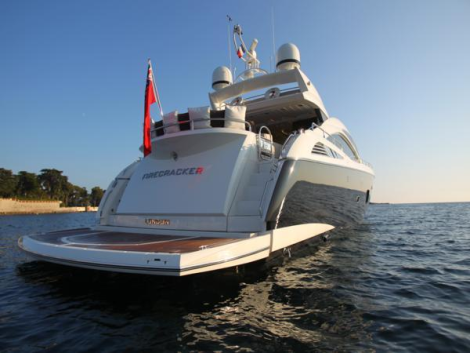 The iconic Predator 84 “FIRECRACKER” accommodates 8 guests in 4 luxury cabins