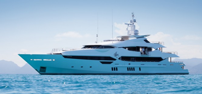 ‘Sunseeker 155 Yacht’ motor yacht BLUSH 