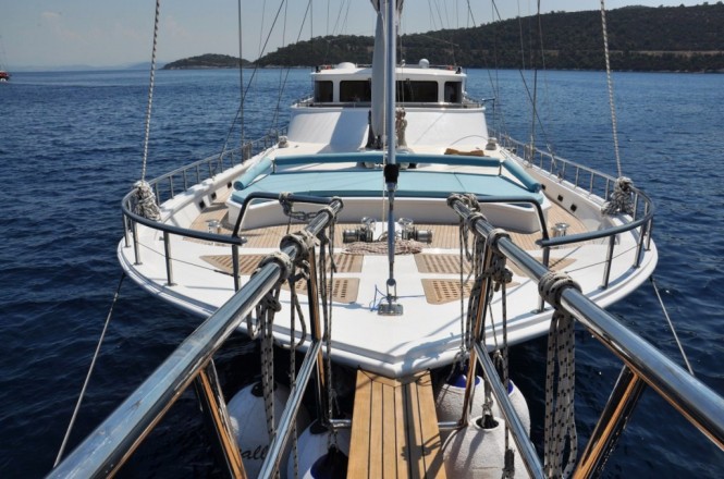 Luxury yacht Minalli