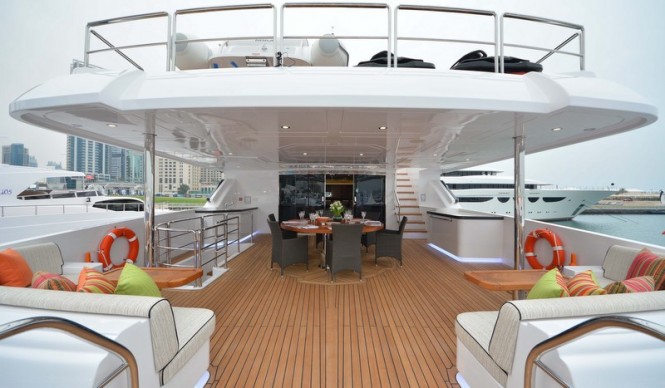 Majesty 135 Yacht - Upper Deck aft