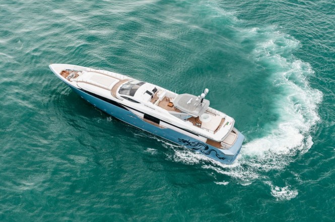 Motor yacht Flying Dragon from above