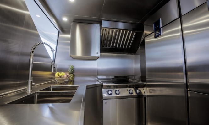 Mulder 98 Flybridge motor yacht YN1391 - Galley Mulder 98 Flybridge motor yacht YN1391 - Galley