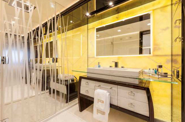Polaris superyacht - Bathroom