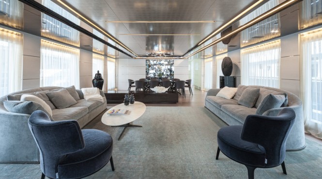ENTOURAGE Yacht - Main Saloon