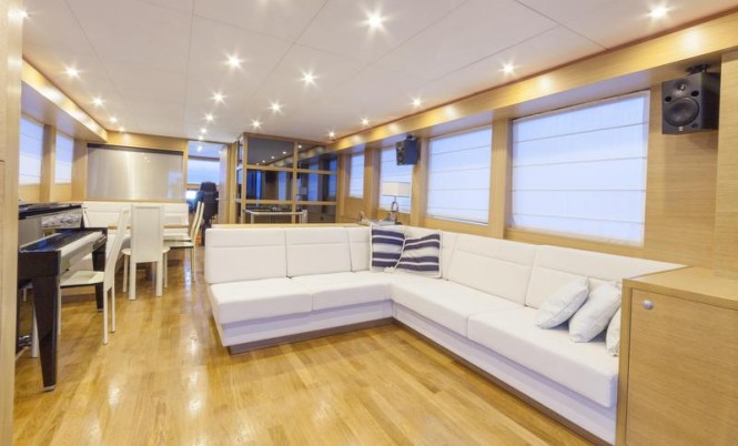 Gamma 20 motor yacht Libertas - Saloon