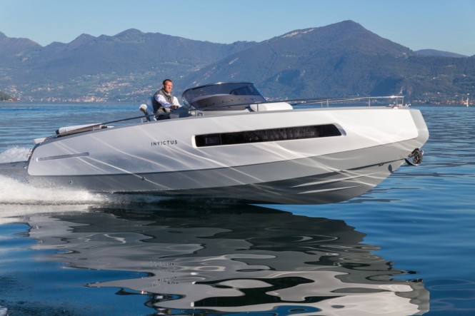 Invictus 280GT yacht tender - side view