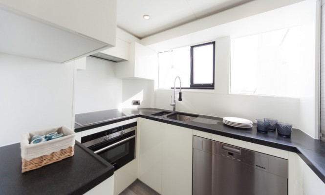 Libertas Yacht - Galley