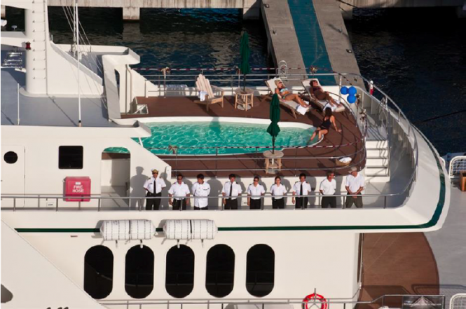 Luxury yacht GLOBAL - Swimming Pool