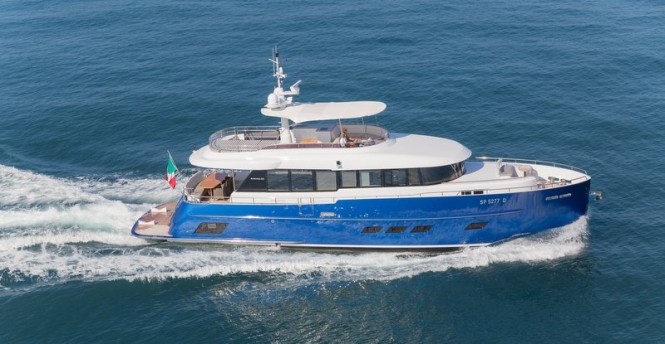 Luxury yacht Libertas - side view
