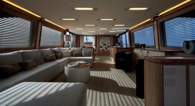 MCY86 super yacht Never Say Never - Saloon
