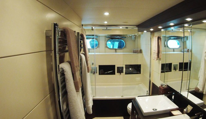 Motor yacht Asha - dinoc foil application