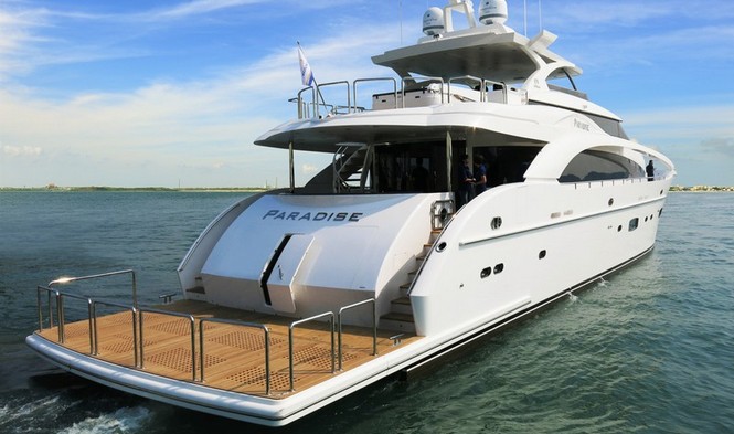 Motor yacht Paradise - aft view