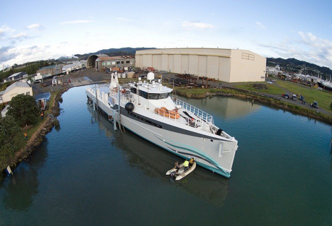 Shadow Support Yacht UMBRA on the water