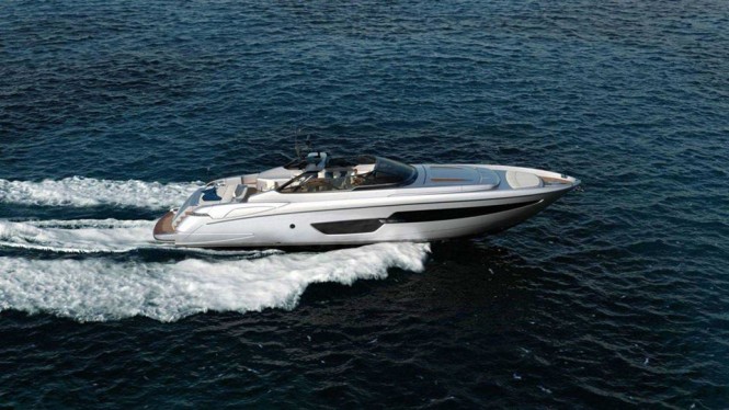 Superyacht Riva 88 Florida Convertible Top