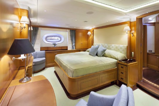 Wisp Yacht - Owners Suite - Photo by Cory Silken