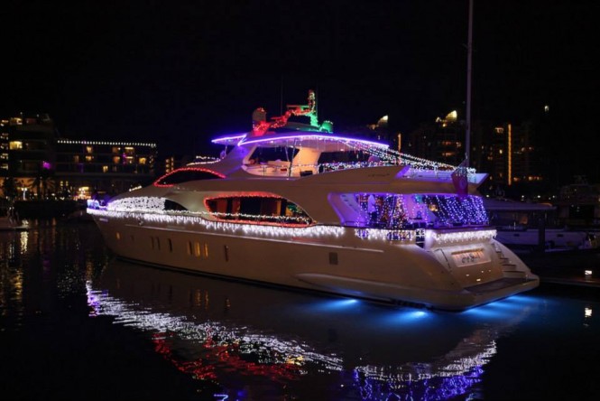 116ft charter yacht Hye Seas II during ONE15 Christmas Boat Light Parade
