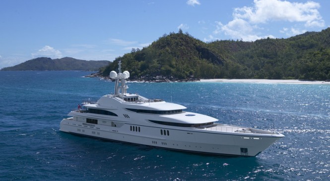 Luxury motor yacht Anna in the Maldives