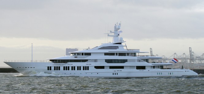 Luxury yacht INFINITY - Photo by Kees Torn