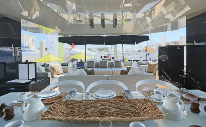 Super yacht Arcadia 85 US Edition (hull #8) - Main Saloon - Dining Table