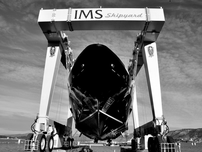 Super yacht Sister Act Haul-Out on IMS 700 site