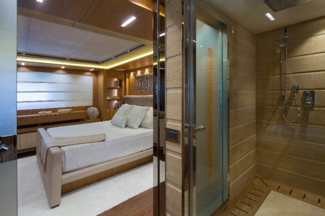 YOLO superyacht - Cabin and Bathroom