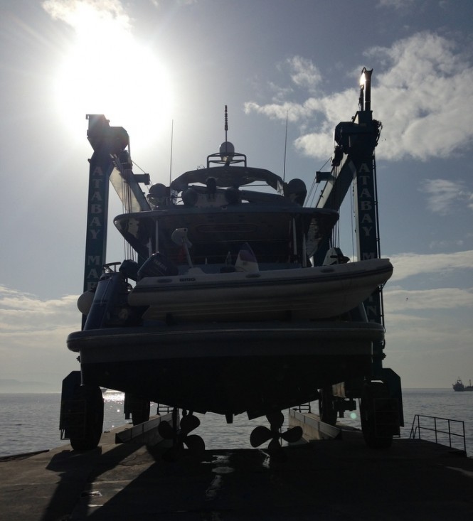 April Yacht at KRM Yacht - Hauling