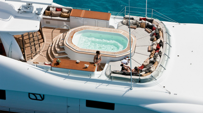 BELLE AIMEE yacht spa pool