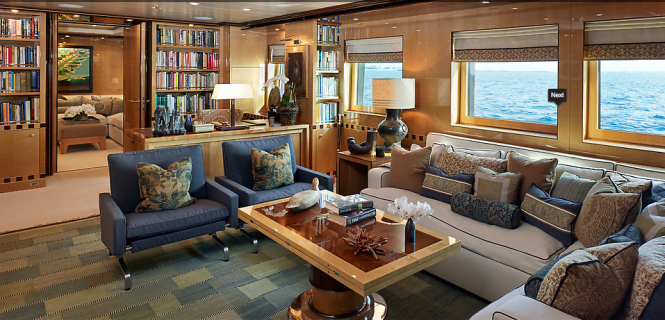 Belle Aimee yacht - Owner private office and living area