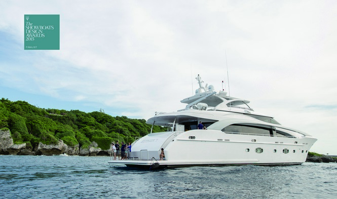 Luxury motor yacht Esther 7 - aft view