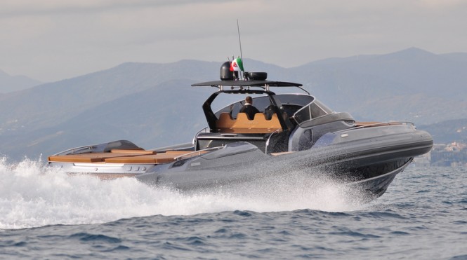 Sacs Strider 19 super yacht tender - aft view