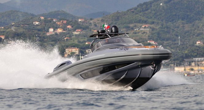 Sacs Strider 19 superyacht tender - front view