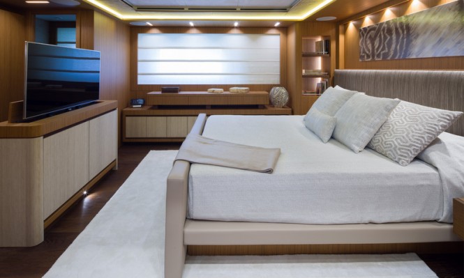 Super yacht YOLO - Cabin