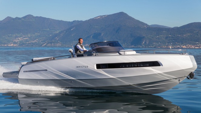 Invictus 280GT yacht tender - side view