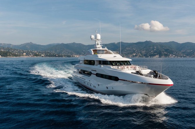 Luxury motor yacht Atomic