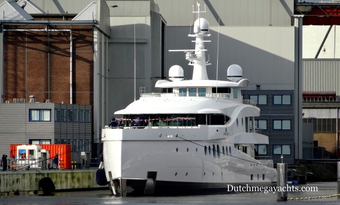 Mega yacht Madame Kate - front view