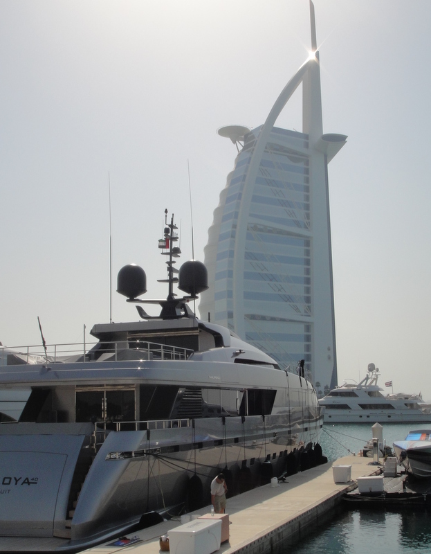 Sanlorenzo 40Alloy Yacht in the fabulous Dubai yacht charter location