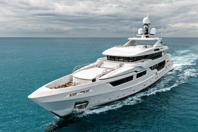 Entourage Yacht underway