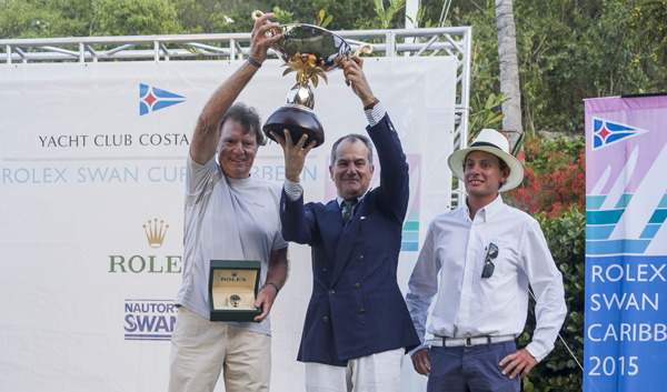 It's a wrap! Mr Leonardo Ferragamo with the winners © Nautor's Swan/Carlo Borlenghi.