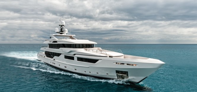 Luxury motor yacht Entourage