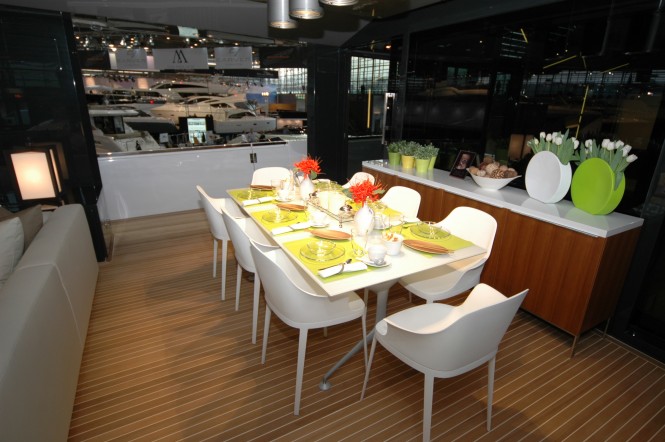 Luxury yacht Arcadia 85 - Dining