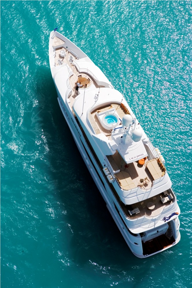 PERLE BLEUE Yacht - Aerial.