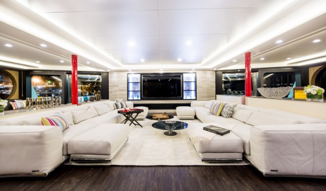 Saluzi Yacht - Upper Deck - Saloon