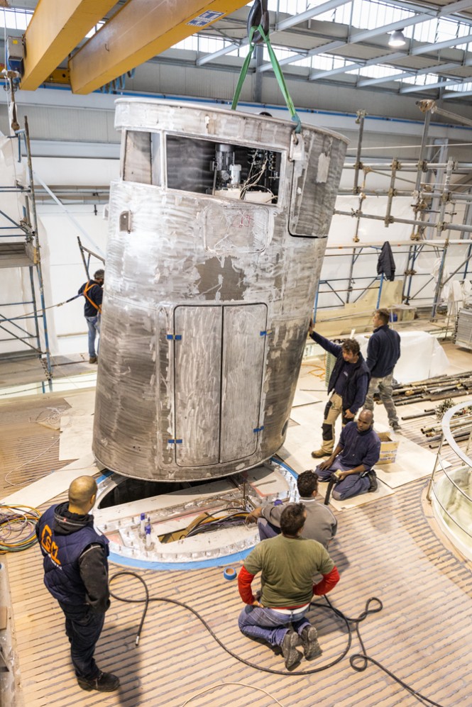 Superyacht Taransay crane integrated in the fennel