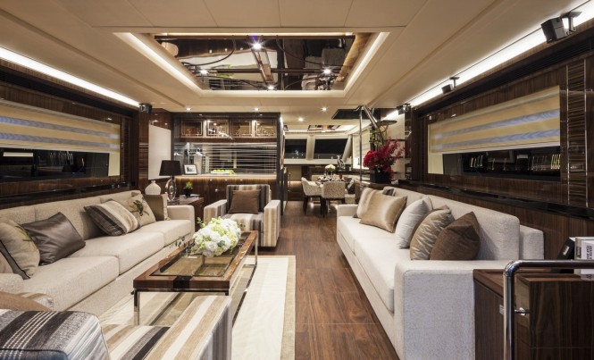 Motor yacht Horizon V80 - Saloon