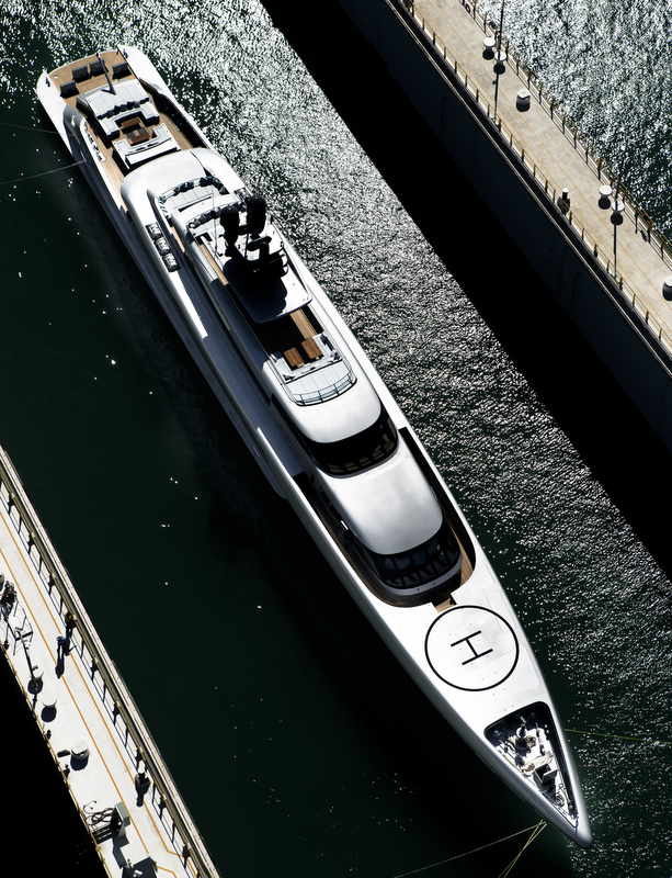SILVER FAST Yacht at launch - Photo by Guillaume Plisson