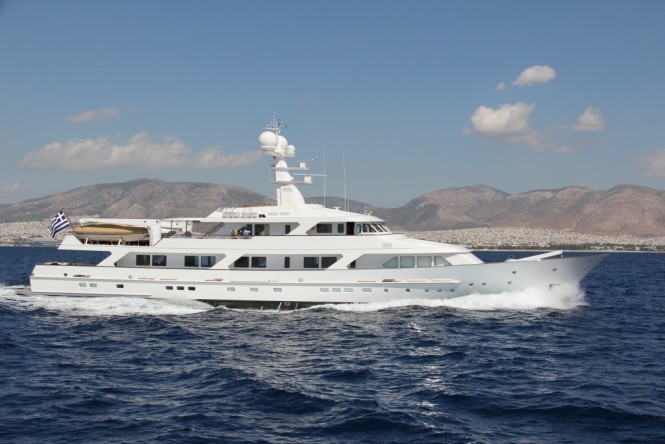 ANCALLIA Yacht - External profile