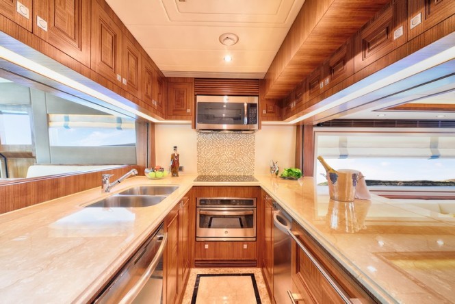 E78 Yacht - Galley