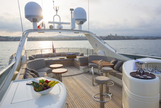 LITTLE JEMS yacht - sun deck