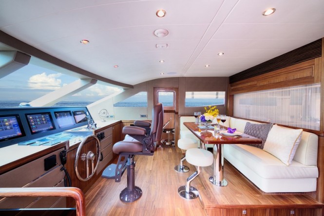 Luxury yacht E78 - Wheelhouse