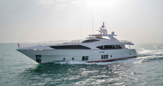 Majesty 122 Yacht - Profile